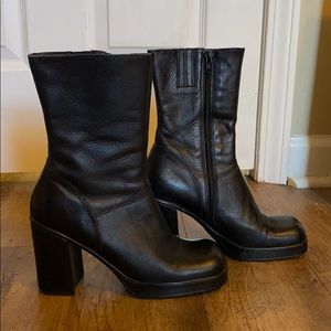 VINTAGE STEVE MADDEN BLACK LEATHER CHUNKY BOOTS